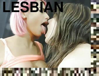 לסבית-lesbian, בלונדיני, פטיש, שחרחורת