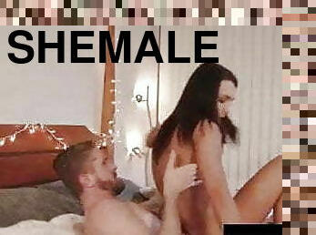 svær, shemale, anal, stor-pikk, riding, massiv, brunette, pikk