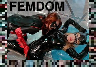 lesbické, bdsm, fetišistické, latex, bruneta, ženská-dominancia