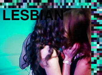 lesbienne, massage, bdsm, trio, baisers, ange, bisexuels, brunette, tatouage