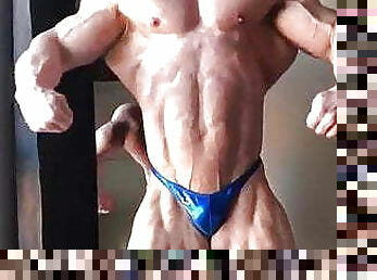 BODYBUILDER&#039;S SHINY BLUE POSERS