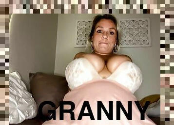 tetas-grandes, abuelita, juguete, bajo-la-falda, webcam, con-piercings