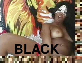 BLACK BRAZILIAN GIRL SQUIRTING ON WEBCAM