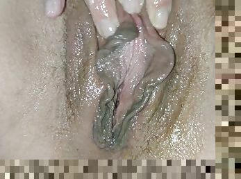 clitoris, masturbare-masturbation, pasarica, amatori, milf, taratura, bucatarie, sperma, excitat, blonda