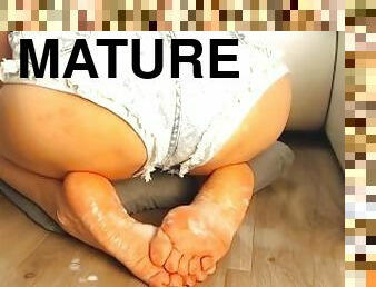 cul, vieux, amateur, mature, pieds, ejaculation, plus-agée, bout-a-bout, solo, taquinerie