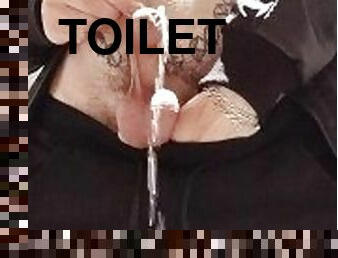 2 quick piss streams for you