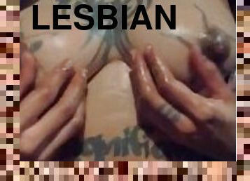 masturbavimasis, čiurkšlė, strapon, mėgėjai, juodaodžiai, lesbietės, solo, tatuiruotė