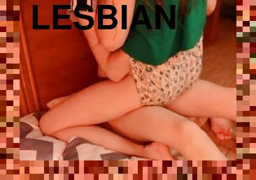 לסבית-lesbian, נשיקות, חברה