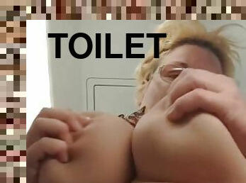 fisting, masturbation, orgasme, pisser, public, chatte-pussy, giclée, amateur, toilette, solo