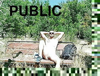 Fully naked in a public park surprise at the end of the vide