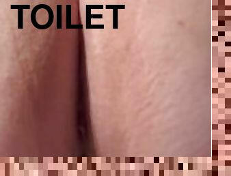 cul, pisser, chatte-pussy, amateur, milf, belle-femme-ronde, toilette, fétiche, solo