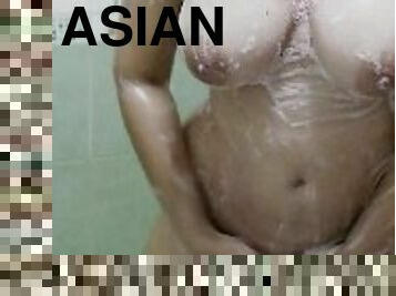 ázsiai, fürdőkádban, nagymell, orgazmus, punci, spriccelés, amatőr, tinilány, játékszer, japán