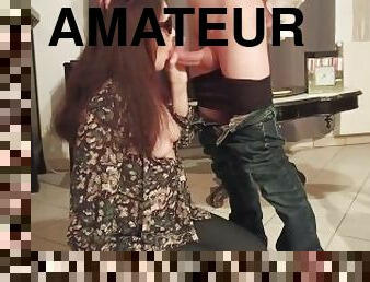 MessalineX suce au salon et recrache - pipe fellation et sperme dans la bouche -porno amateur france