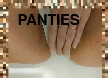 pisser, chatte-pussy, culotte, douce, fétiche, humide