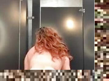 Thick Redhead White Girl Twerks Naked To Give You A Boner