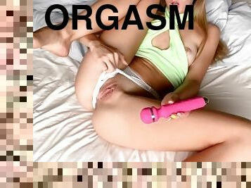 kocaman-huge, mastürbasyon-masturbation, boşalma, amcık-pussy, fışkıran-su, meni, azgın, sikişme, binme, yapay-erkeklik-organı