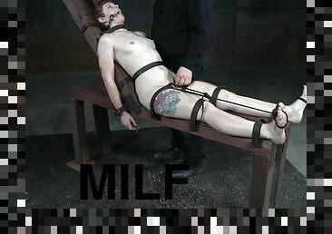 anal, milf, legetøj, bdsm, fødder, strømper, fetish, smerte, bondage, tatovering