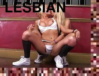 תחת, ציצי-גדול, לסבית-lesbian, נוער, לבני-נשים, טבעי, מנוקב, ציצים, קעקוע