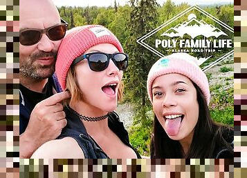 AKGINGERSNAPS & Lana Mars in Poly Family Life: Alaska Road Trip - Episode 1