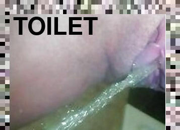 bagno, urina, fichette, amatoriali, maturi, mammine-mature, toilette, feticci, doccia, scene-da-vicino
