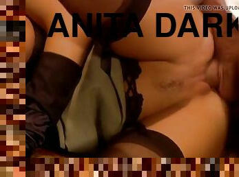 Anita Dark - extended train scene