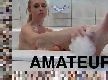 Bathing And Masturbation With Taylor Whyte