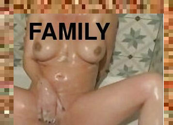 masturbarsi, amatoriali, mammine-mature, videocamera, voyeur, sperma-sulla-faccia, famiglie