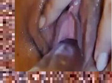 clitoris-bagian-atas-vagina-paling-sensitif, besar-huge, mastubasi, orgasme, vagina-pussy, muncrat, pelajar, pijat, ketat, alat-mainan-seks