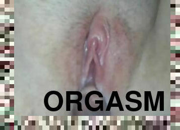 clitoris-bagian-atas-vagina-paling-sensitif, mastubasi, orgasme, vagina-pussy, amatir, mainan, alat-mainan-seks, dicukur, jarak-dekat