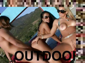 gros-nichons, en-plein-air, ejaculation-sur-le-corps, trio, blonde, brunette