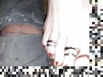 Footjob Rings???? arches???? toes???? cum???????? all the good feet for you pov sexy????????????????????????????????????????????