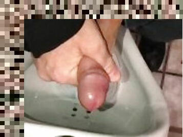 kupanje, masturbacija, pišanje, u-javnosti, trzanje, kamera-cum