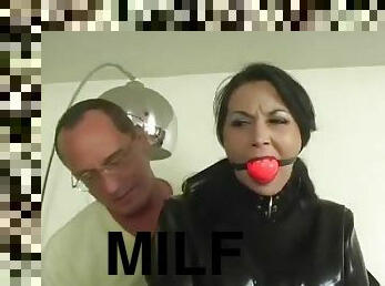 store-patter, milf, ældre-dato, bdsm, fetish, latex, kvælning, bondage, brunette, høje-hæle