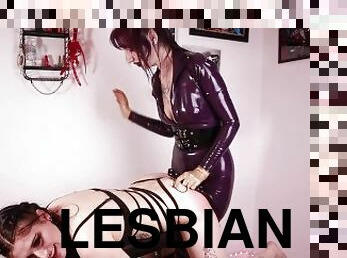 amateur, lesbienne, jouet, bdsm, française, fétiche, goth, domination, fessée, tatouage