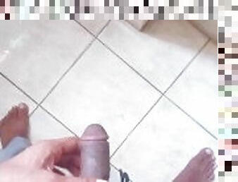 pisser, amateur, ejaculation-sur-le-corps, énorme-bite, gay, branlette, black, esclave, pieds, fétiche