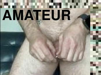 amateur, ejaculation-sur-le-corps, gay, branlette, percé, solo, musclé, tatouage, bite