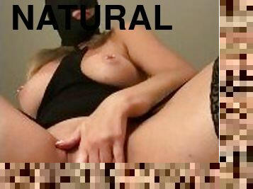 gros-nichons, masturbation, mamelons, chatte-pussy, amateur, doigtage, lingerie, naturel, percé, seins