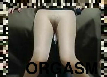 orgasm, joc-cu-chiloteii, tasnit, jet-de-sperma, picioare, masini, fetish, nylon, tocuri-inalte