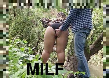 cul, en-plein-air, collants, public, amateur, ejaculation-sur-le-corps, milf, maison, maman, branlette