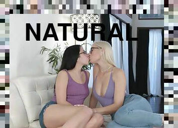 isot-tissit, pillu-pussy, remmidildo, lesbo-lesbian, lelu, blondi, nussiminen, luonnollinen