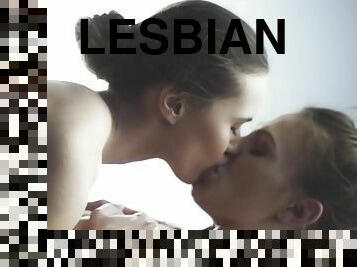 ¼ουνί̍-pussy, »εσβία̍-lesbian, ¼ασάζ̍, ´ακτυλάκι̍, ºανονικά̍