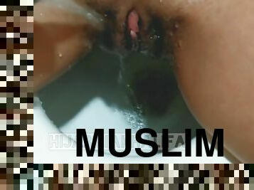 How Muslim Girl Pissing? Caught Piss In Toilet