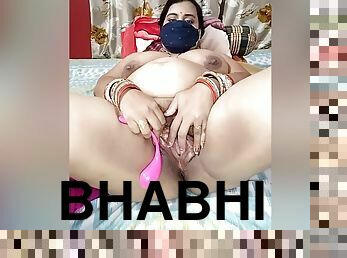 Today Exclusive- Super Horny Desi Bhabhi Shows Boobs And Pussy