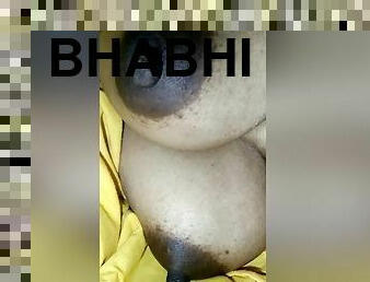 Bhabhi Shows Her Boobs