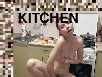 Trixie Masturbates In Her Kitchen With A Carrot