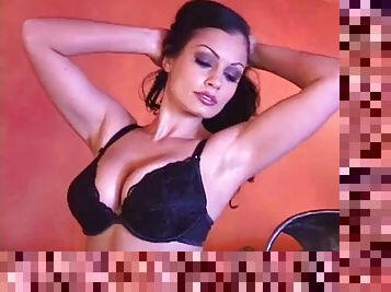 Aria Giovanni - Strip 5