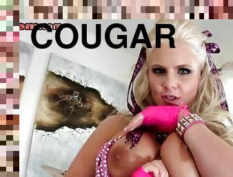 Curvy cougar deepthroats while being double penetrated for cumshot