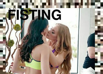 Bisexual cuties get their yoga satisfaction in orgy scene