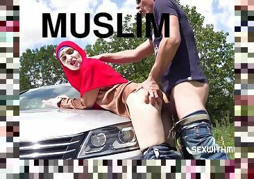 Sex with muslims - arab girl gets fucked outdoor