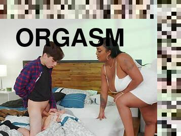 Sex-hungry hottie makes dude give her interracial orgasm